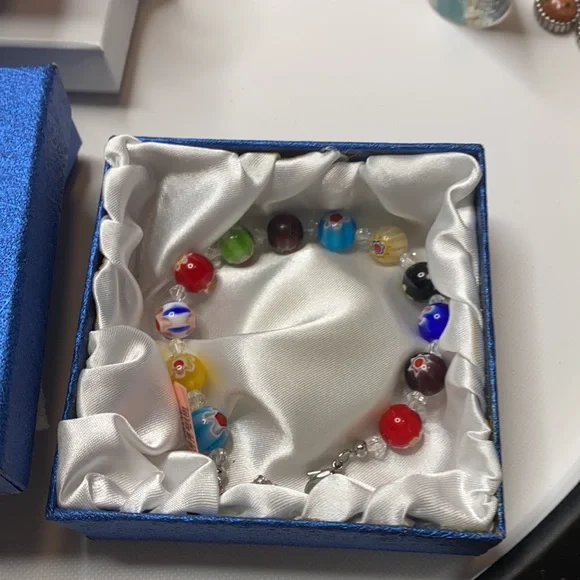 Glass bracelet - Picture 2 of 3